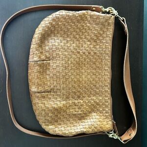 Clare V. Moyen Messenger